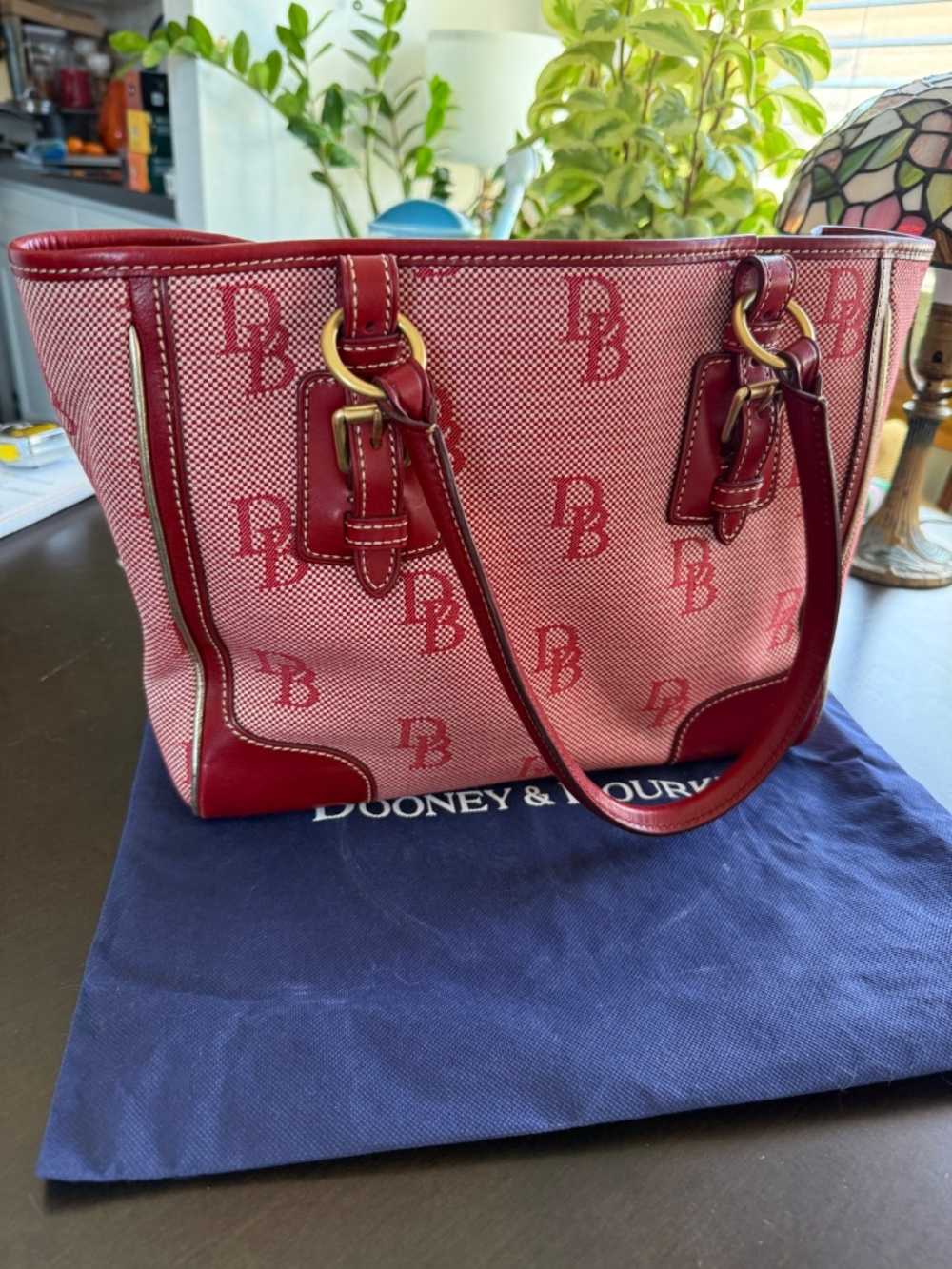 Dooney and Bourke tote with dust bag red - Picture 4 of 10